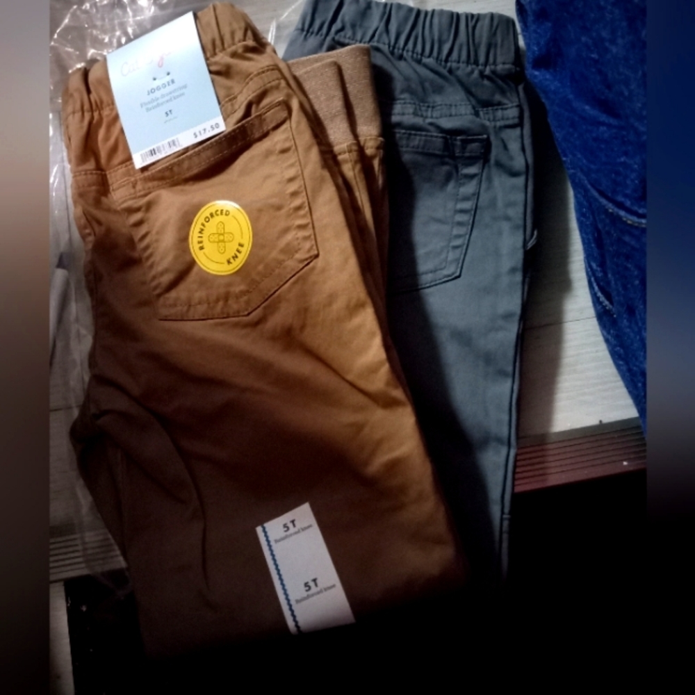 2 pairs of 5T Joggers - Boys